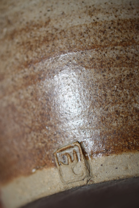Unknown pottery mark?? Dsc_0418
