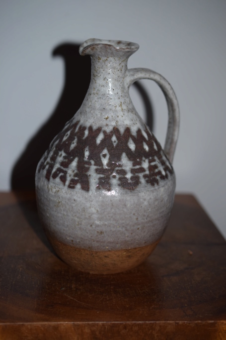 MKS mark on pottery jug - Mildred Slatter  Dsc_1019