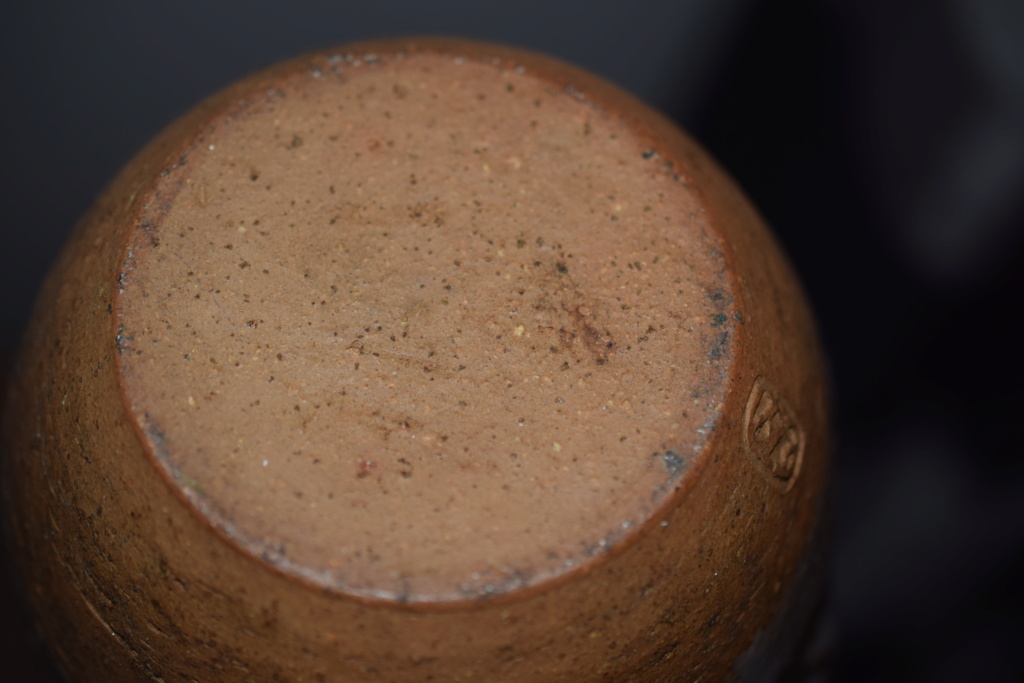 MKS mark on pottery jug - Mildred Slatter  Dsc_1020
