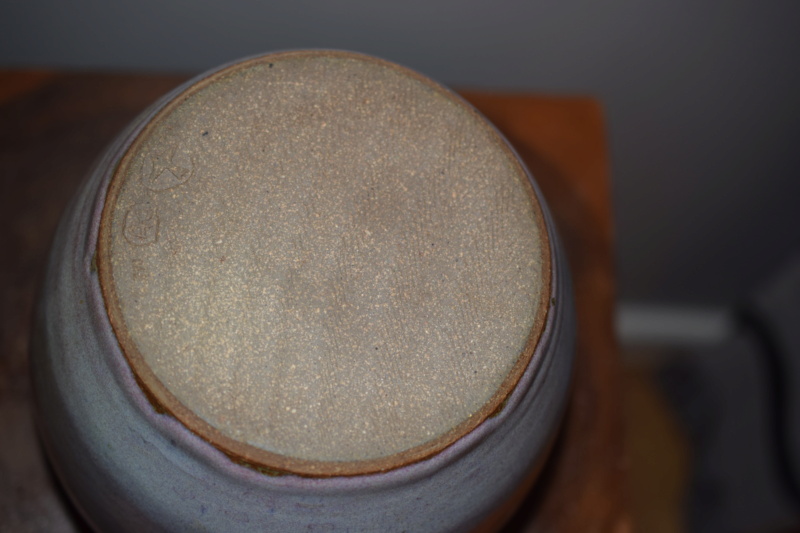 Pottery vase, AC mark and bird - Friary / Friar Pottery, Australia? Dsc_1142