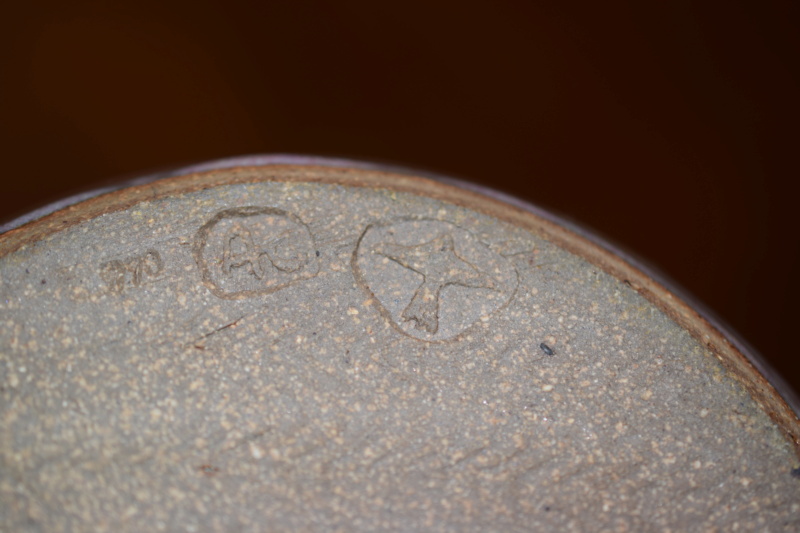 Pottery vase, AC mark and bird - Friary / Friar Pottery, Australia? Dsc_1143