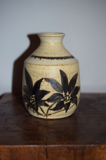 unknown pottery vase, DL mark ??? Dsc_1144