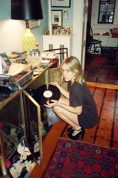Celebrities fingering vinyl (and maybe other music formats) - Page 4 40510010