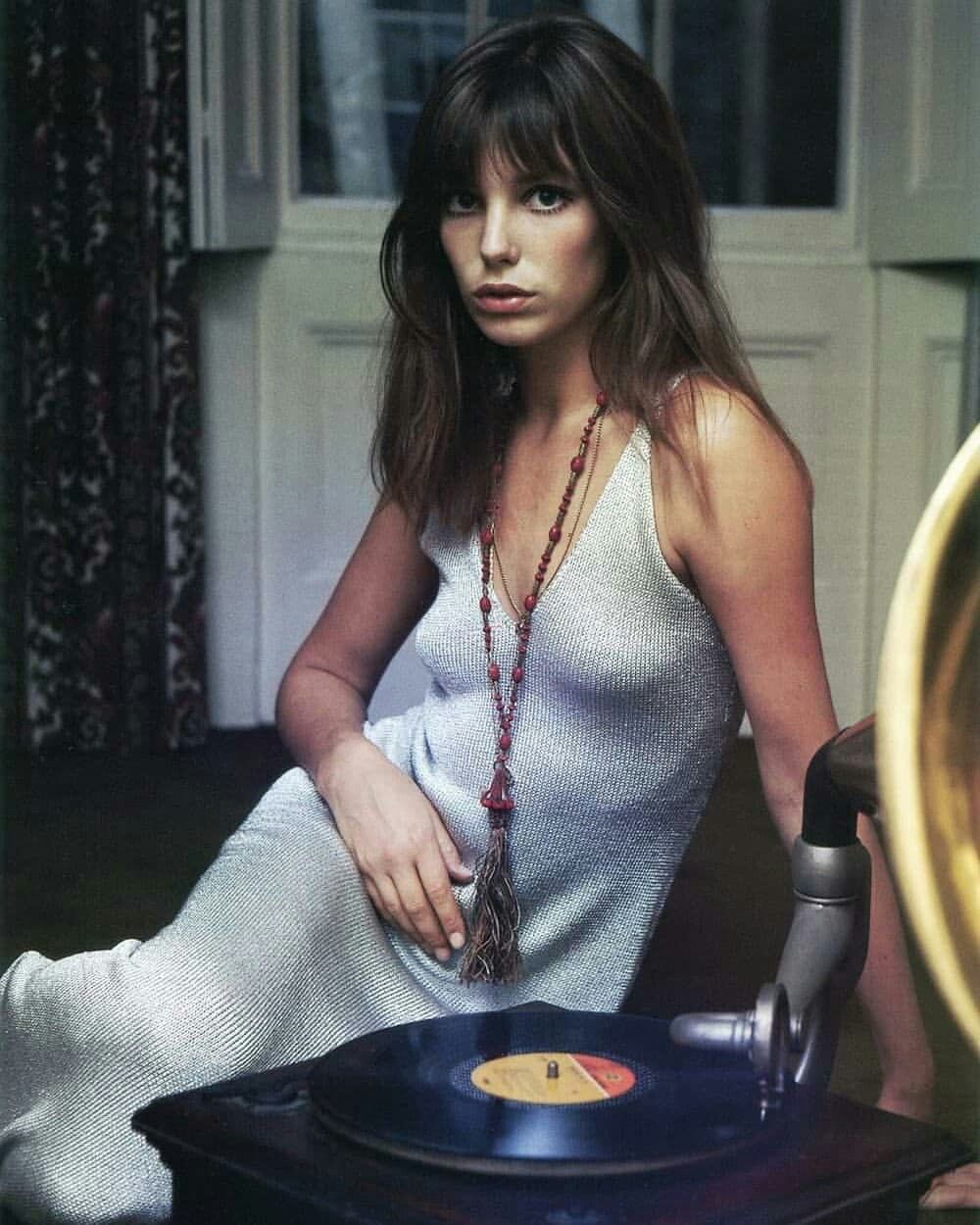 Celebrities fingering vinyl (and maybe other music formats) - Page 3 6571dc10