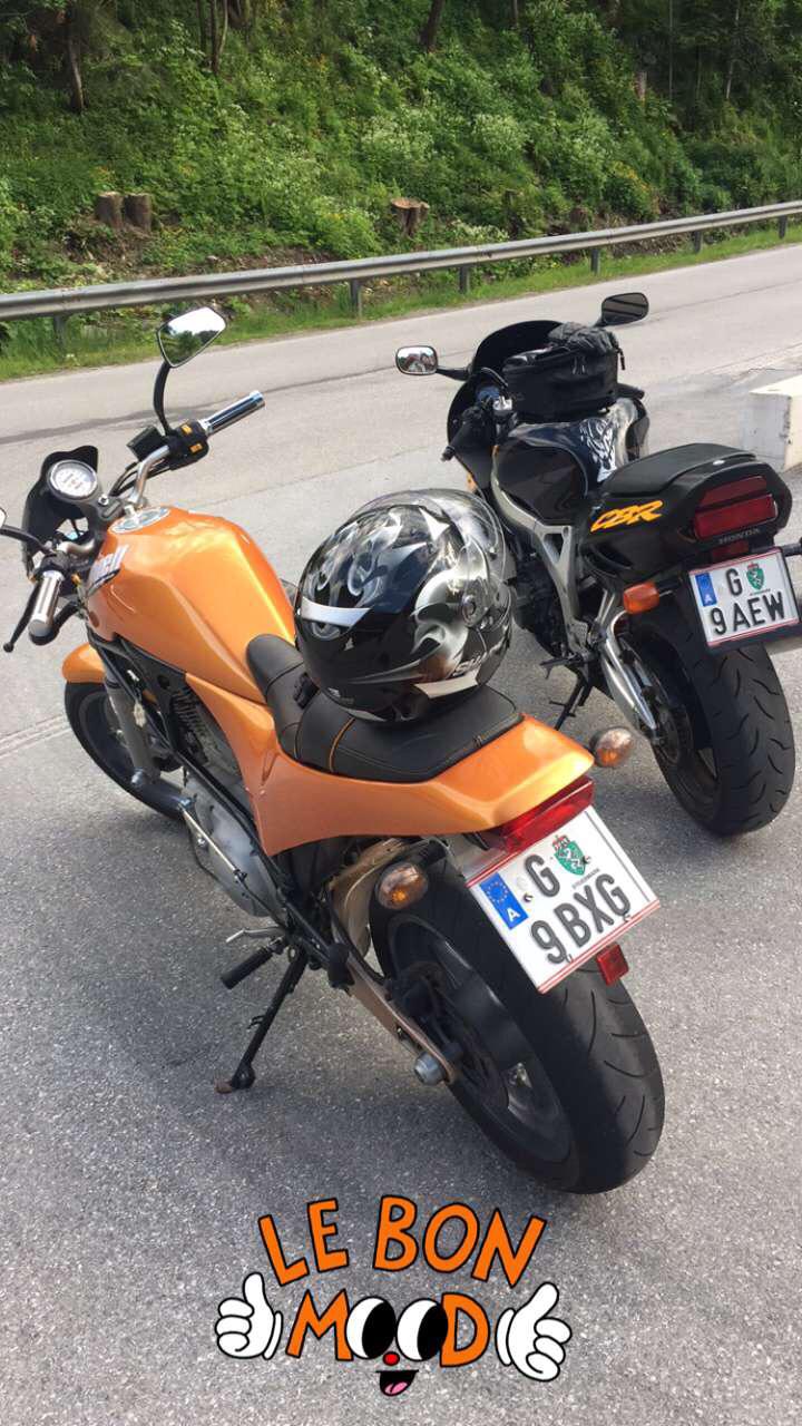 Une première Buell en Autriche? - Page 2 Whatsa10