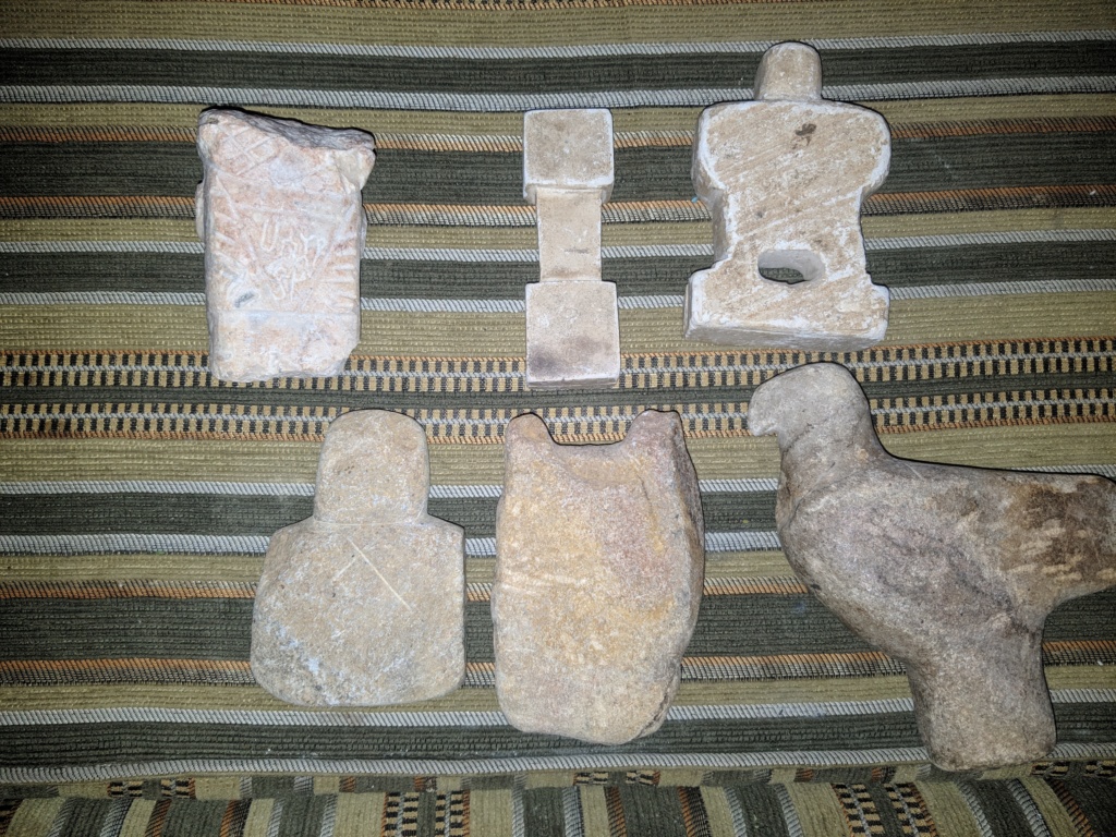 احجار وتماثيل منقوشه  Img_2015