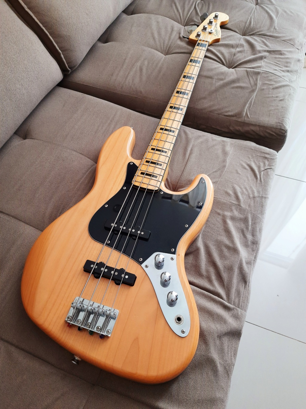 jazz bass Squier Vintage Modified  111