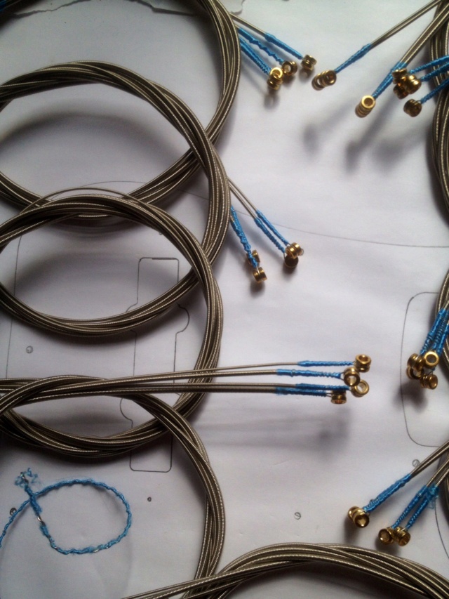 Farpa de metal nas cordas (GHS, Daddario) Image-11