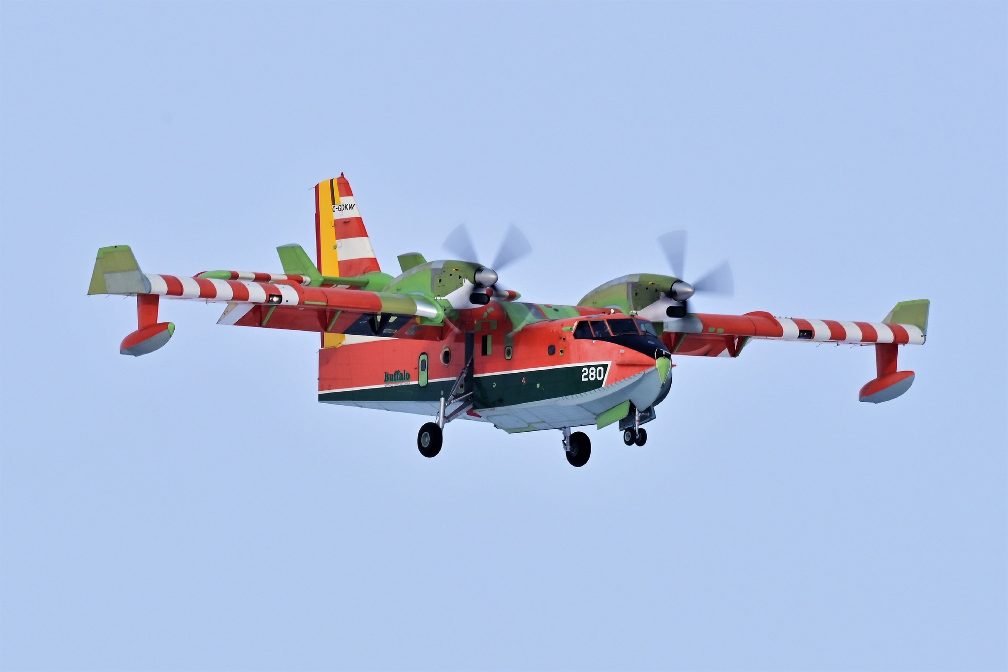 Canadair CL-415 - Page 11 00131