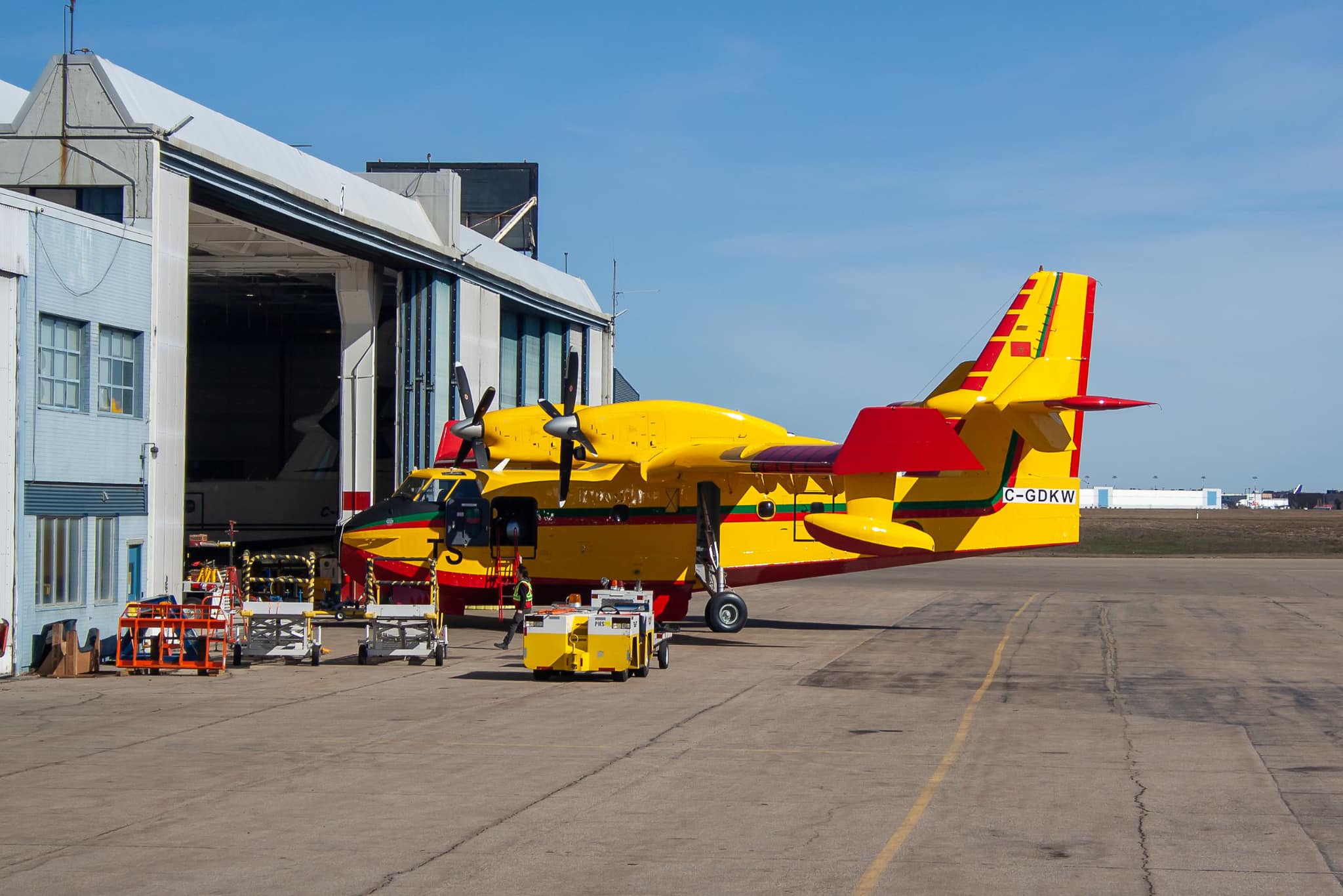 Canadair CL-415 - Page 12 34373310