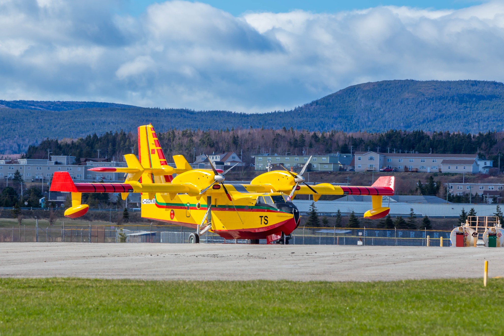 Canadair CL-415 - Page 12 34504010