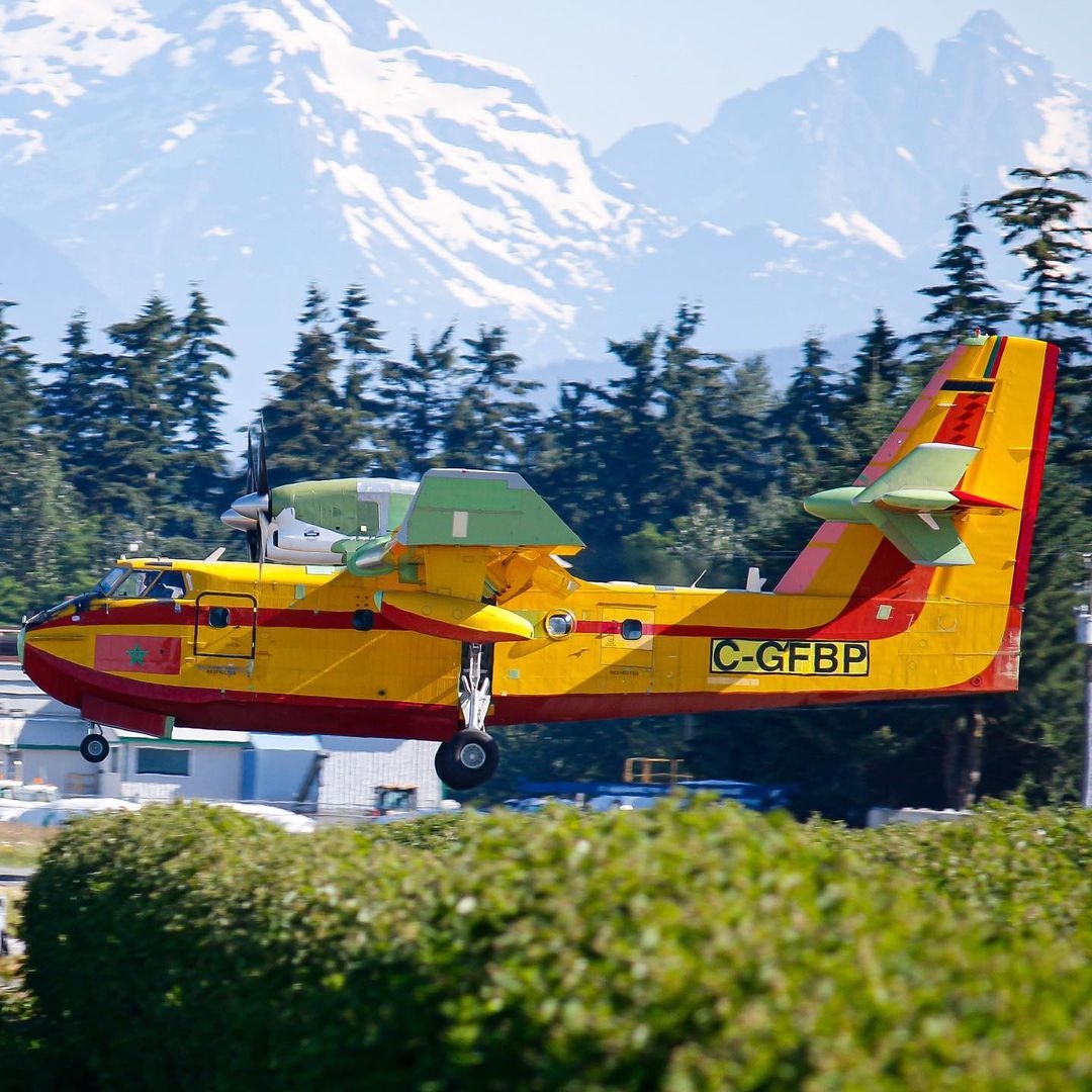 Canadair CL-415 - Page 11 Clip1108