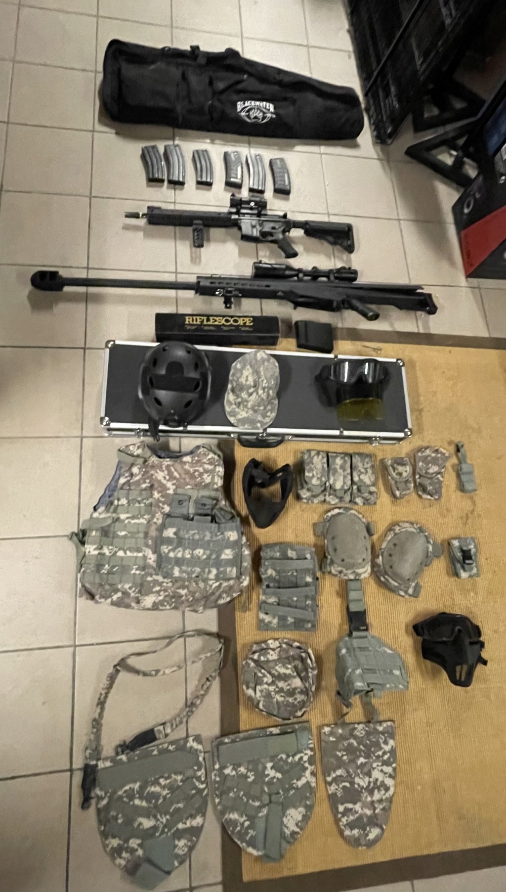 Vente lot airsoft - 2 répliques + accessoires (photos) C4d11d10