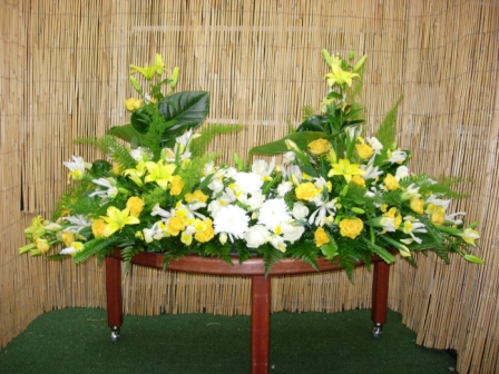 Les couronnes et fleurs mortuaires dans différents pays. Devant11