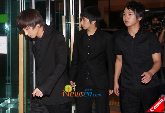 [PIX] 080822 SJ-H at Park Sang Min's (Lee Eon) Funeral 2211