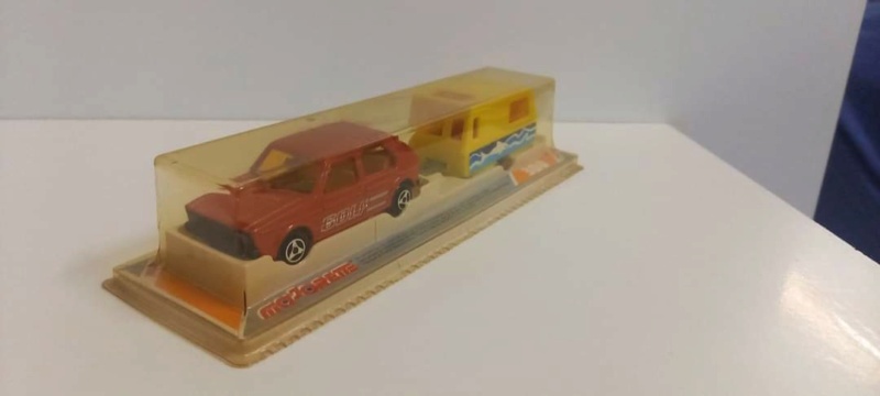N°368 VOLKSWAGEN GOLF + CARAVANE ST TROPEZ Fb_im227