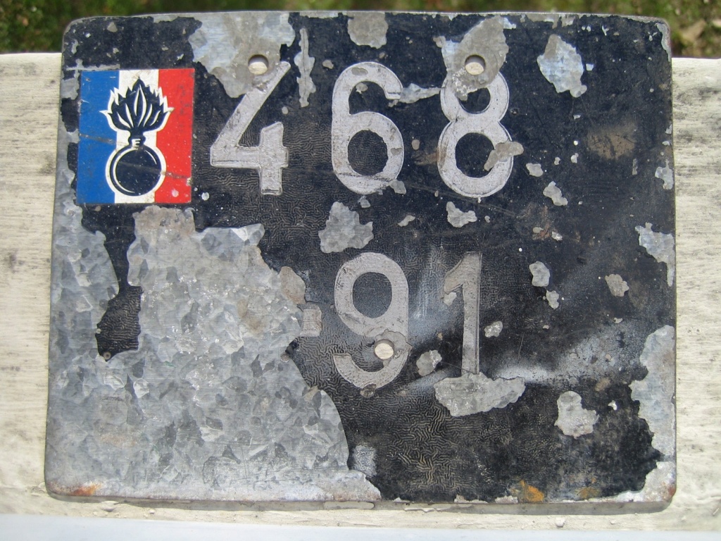 Un joli petit briquet gravé de l'Artillerie Spéciale WW1 Img_8057