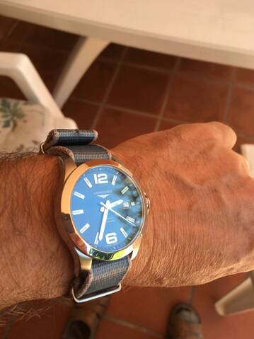Montre moyenne gamme store