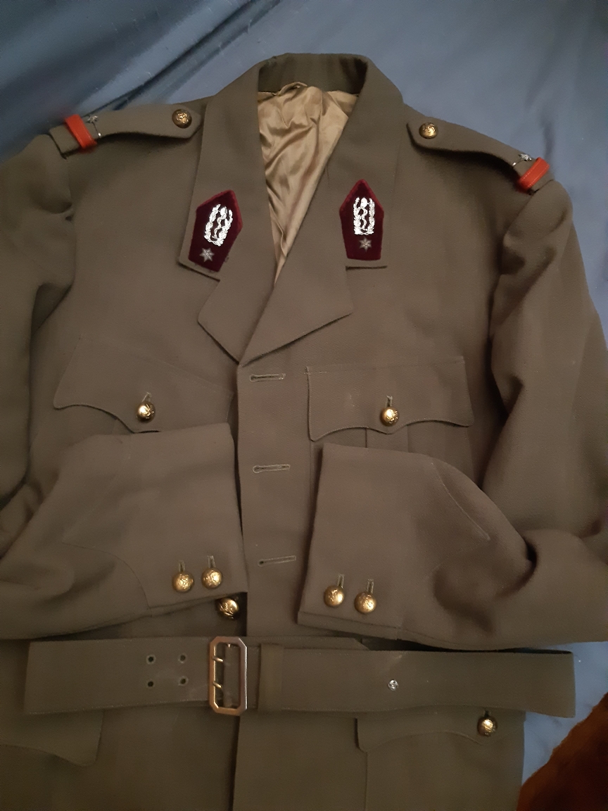Tenues et uniformes belges après 1945 Resize10