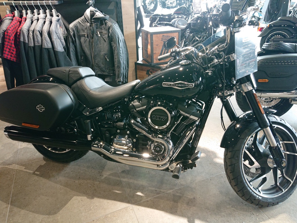 pfffffffff quel choix pour ma nouvelle moto Img_2041