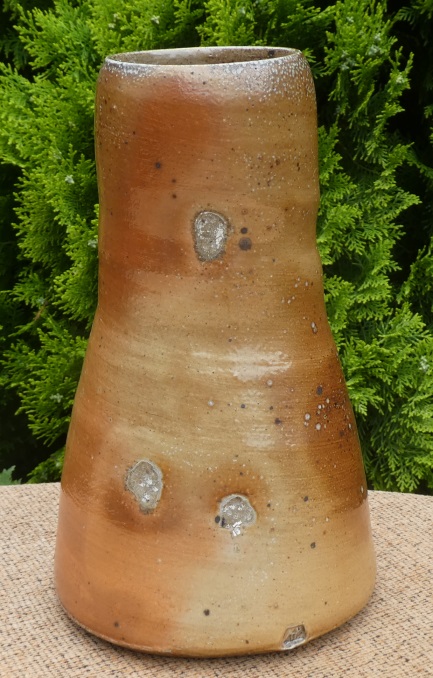 Wood-fired salt-glazed vase, -  Anne Mette Hjortshøj Ws_vas10