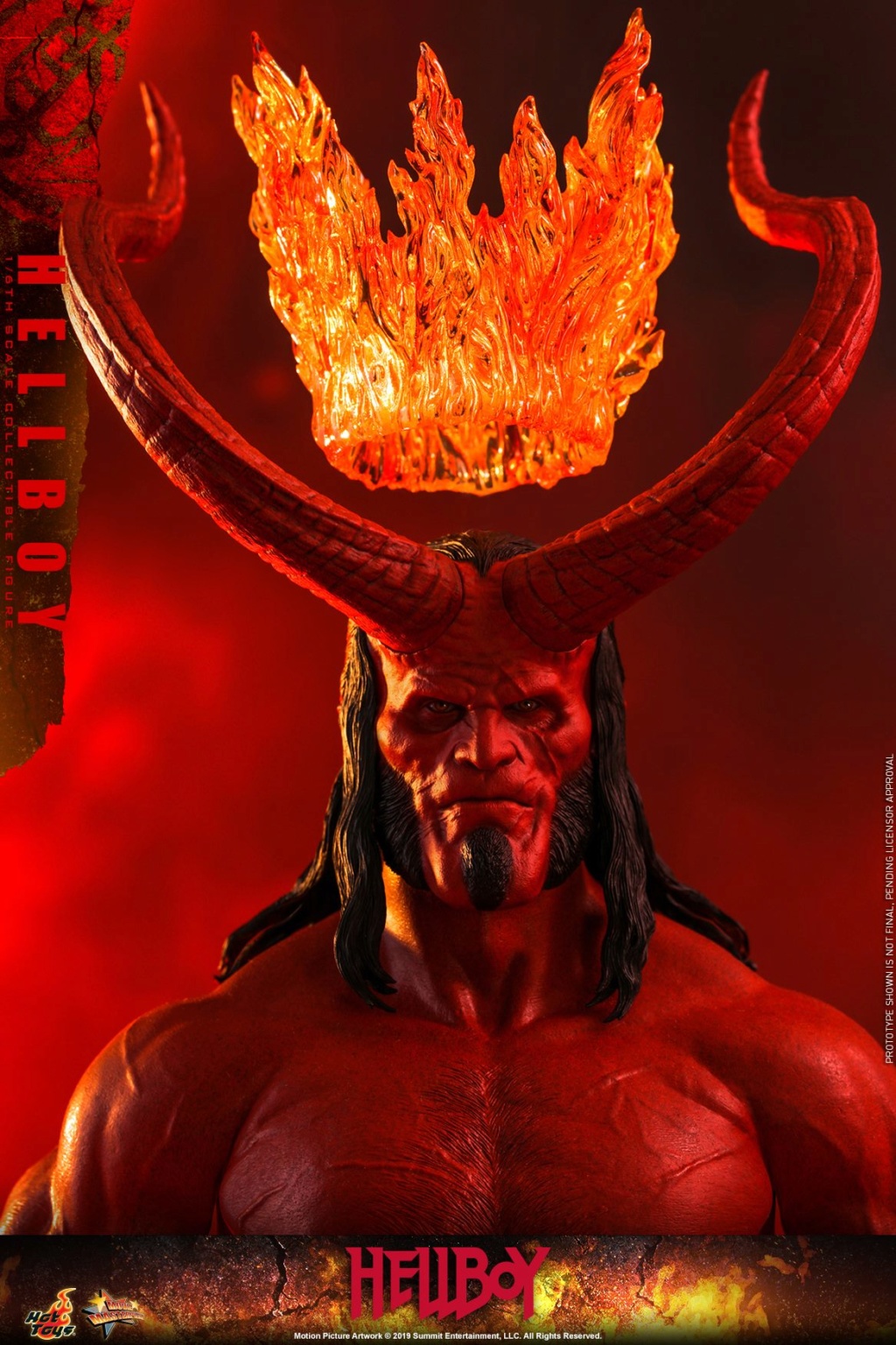 Hot toys 1/6 hellboy.  Hellbo11