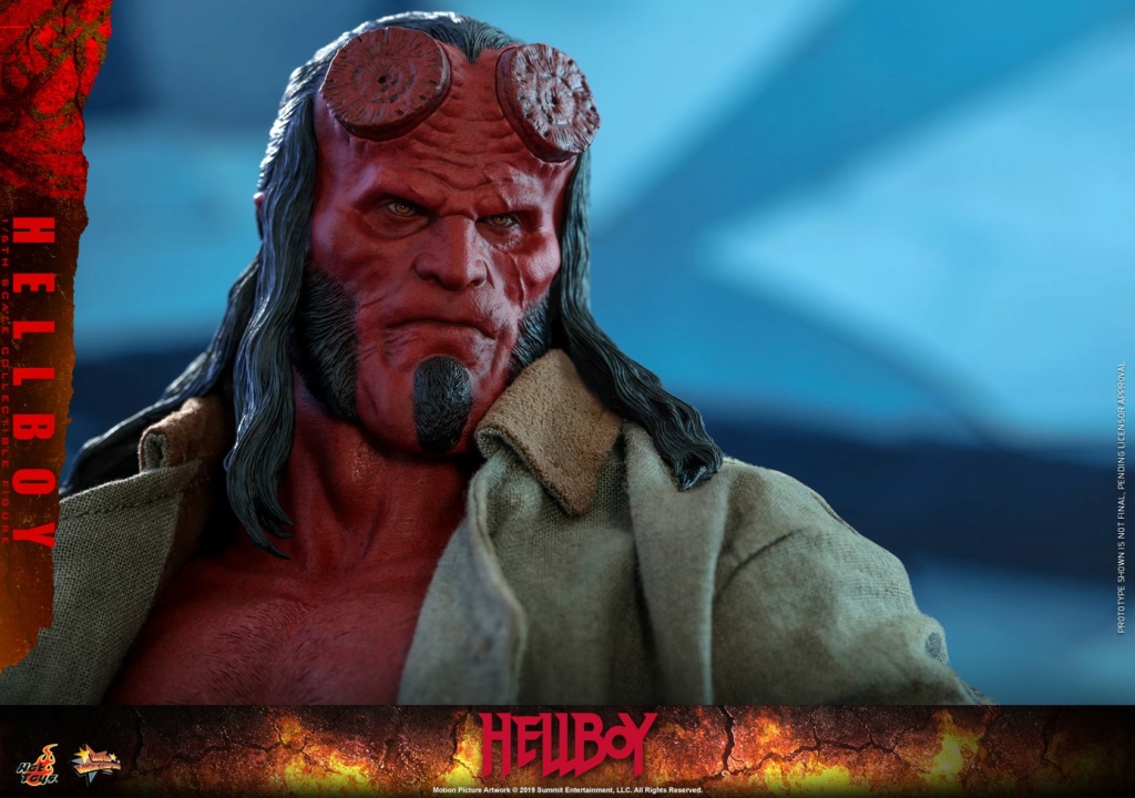 Hot toys 1/6 hellboy.  Hellbo19