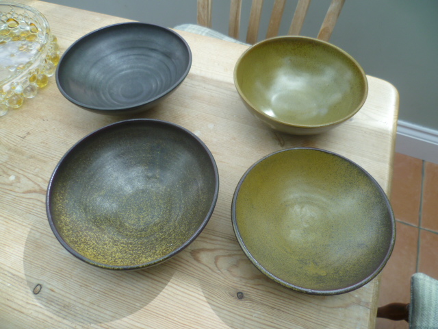 3 bowls with JR mark - Jean Rabjohn? P1680013