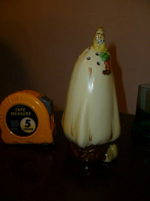 Does anyone know this gnome topped sugar shaker? S-l16010