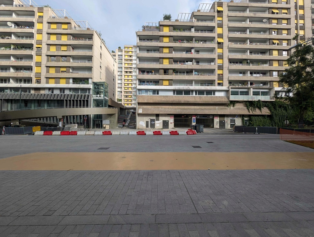 Rue du vieux pont de Sèvres Pxl_2568