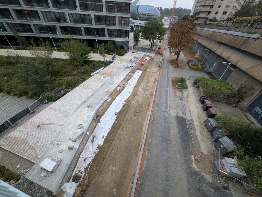 Rue du vieux pont de Sèvres Pxl_2803