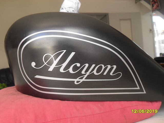 alcyon  175 cc  1933 type legere - Page 2 Sdc10176