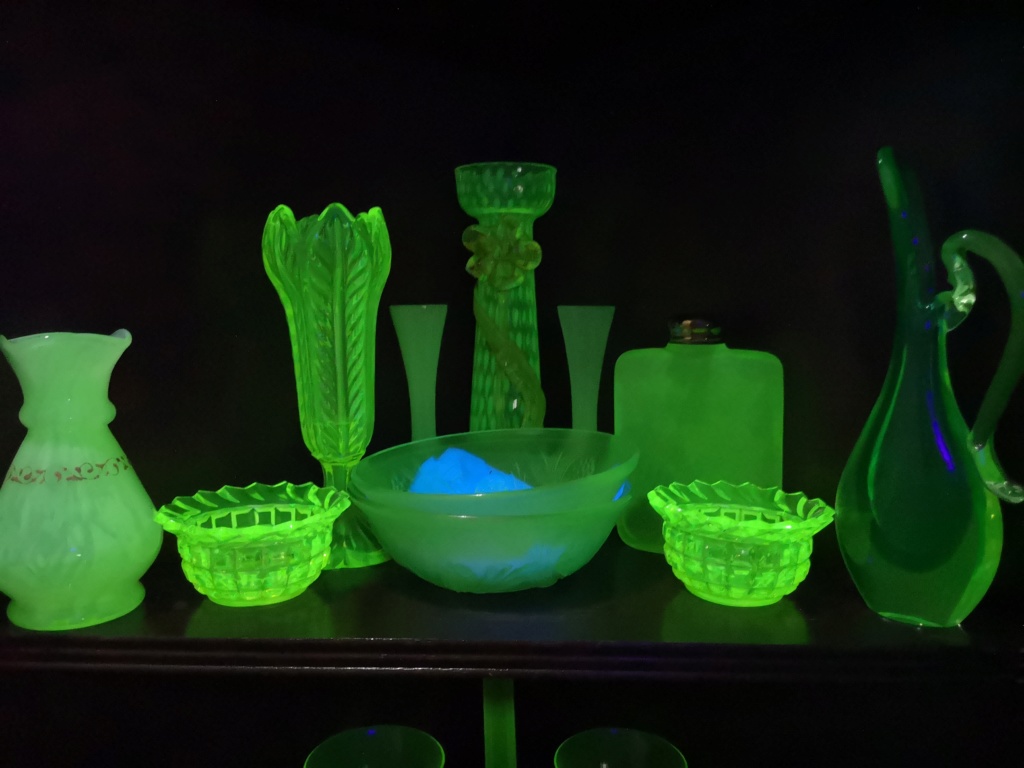 Glass that glows is anyone else a fan ? 15395714