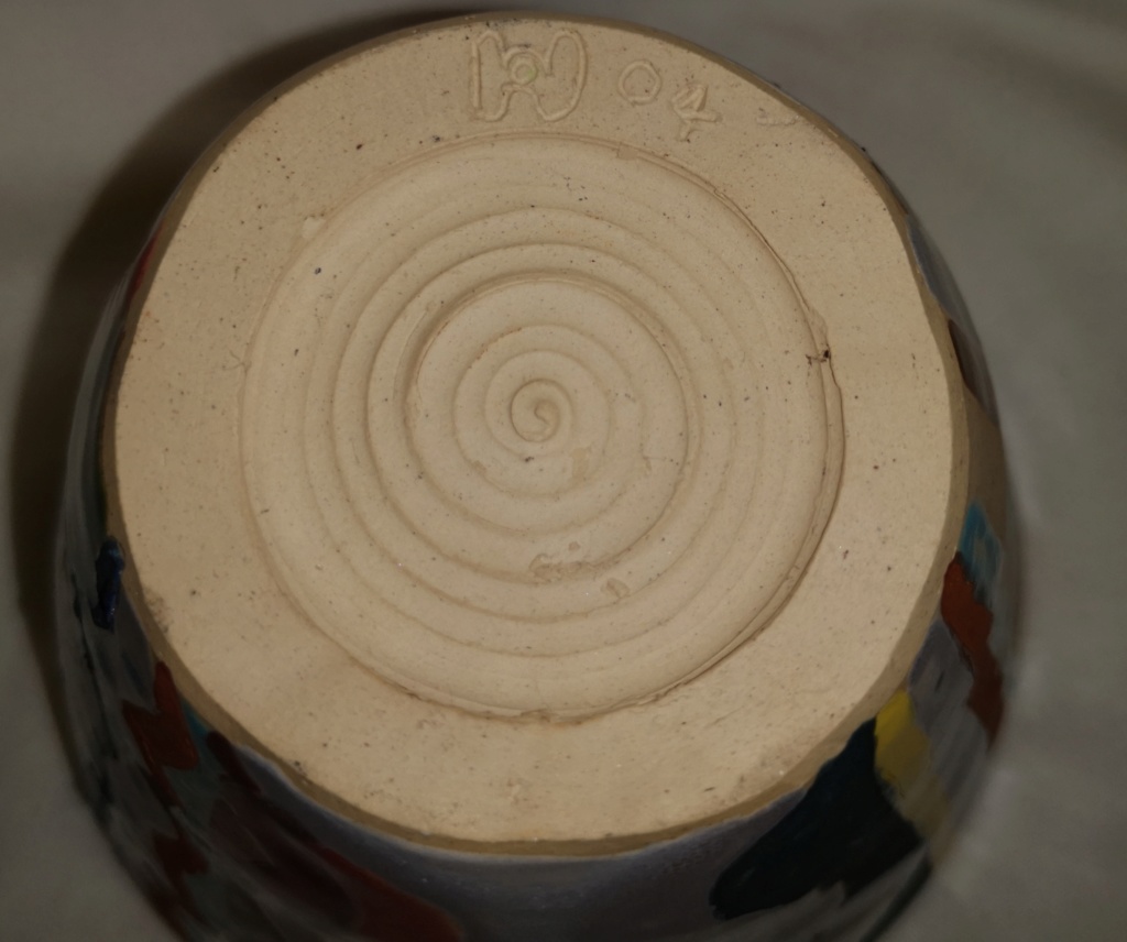 Help with potter's mark on stunning bowl  Img_2030