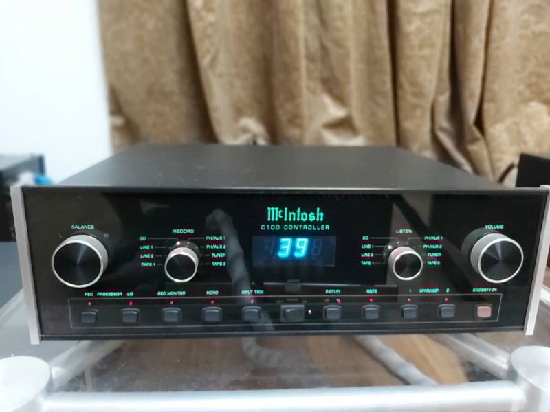 McIntosh C100 pre amp & MC 501 monoblock (used) SOLD Whats135