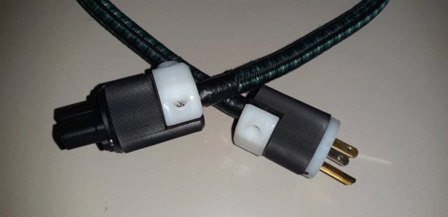 Audioquest power cord (used) Whatsa17