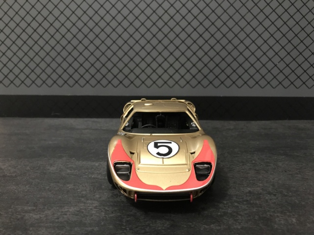 FORD GT40 MK-II’ 1966 au 1/24 de chez MENG  - Page 5 0a11fb10