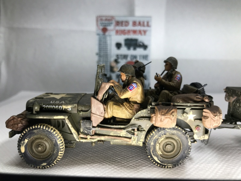 CB35106 US Jeep 1/4ton 4x4 Utility Truck (Mod.1942) avec remorque 10-cwt et équipage aéroporté BRONCO 1/35 et la M26 DEPANNEUSE char Tamiya au 1/35 - Page 3 1551b110