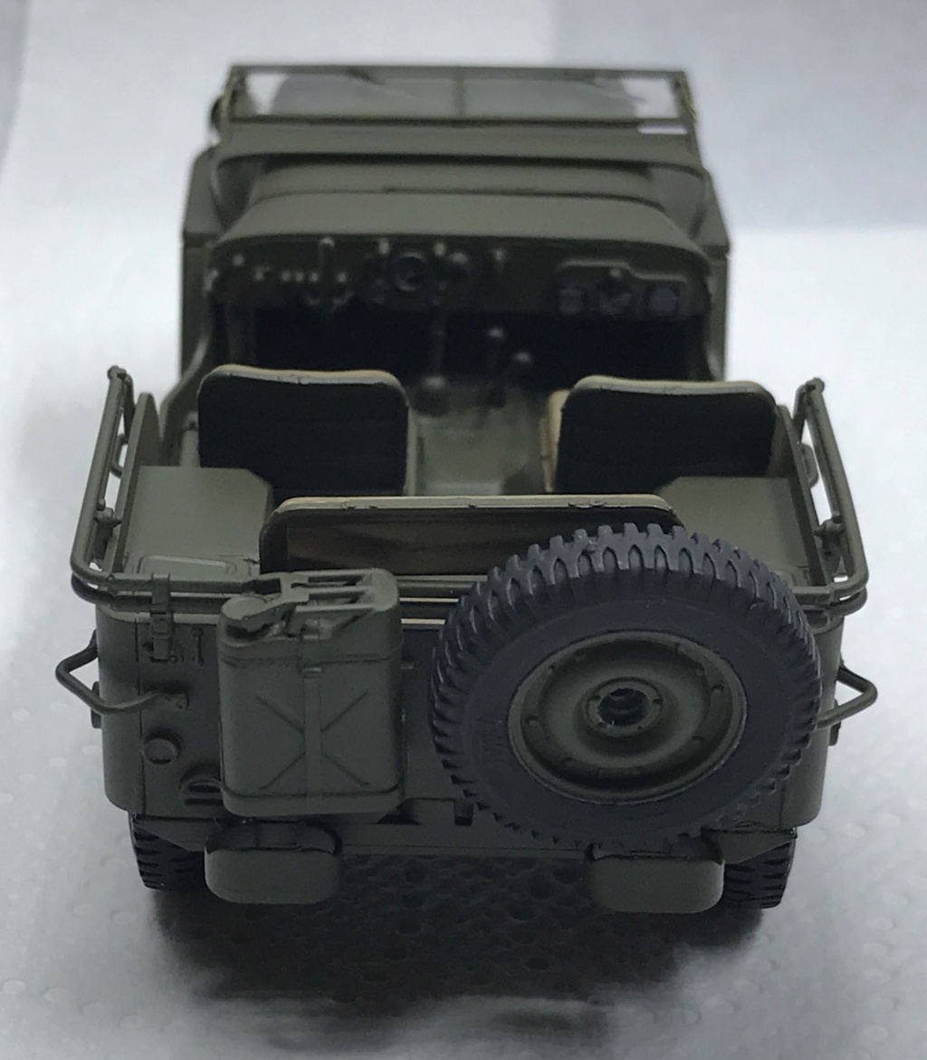 CB35106 US Jeep 1/4ton 4x4 Utility Truck (Mod.1942) avec remorque 10-cwt et équipage aéroporté BRONCO 1/35 et la M26 DEPANNEUSE char Tamiya au 1/35 6610d310