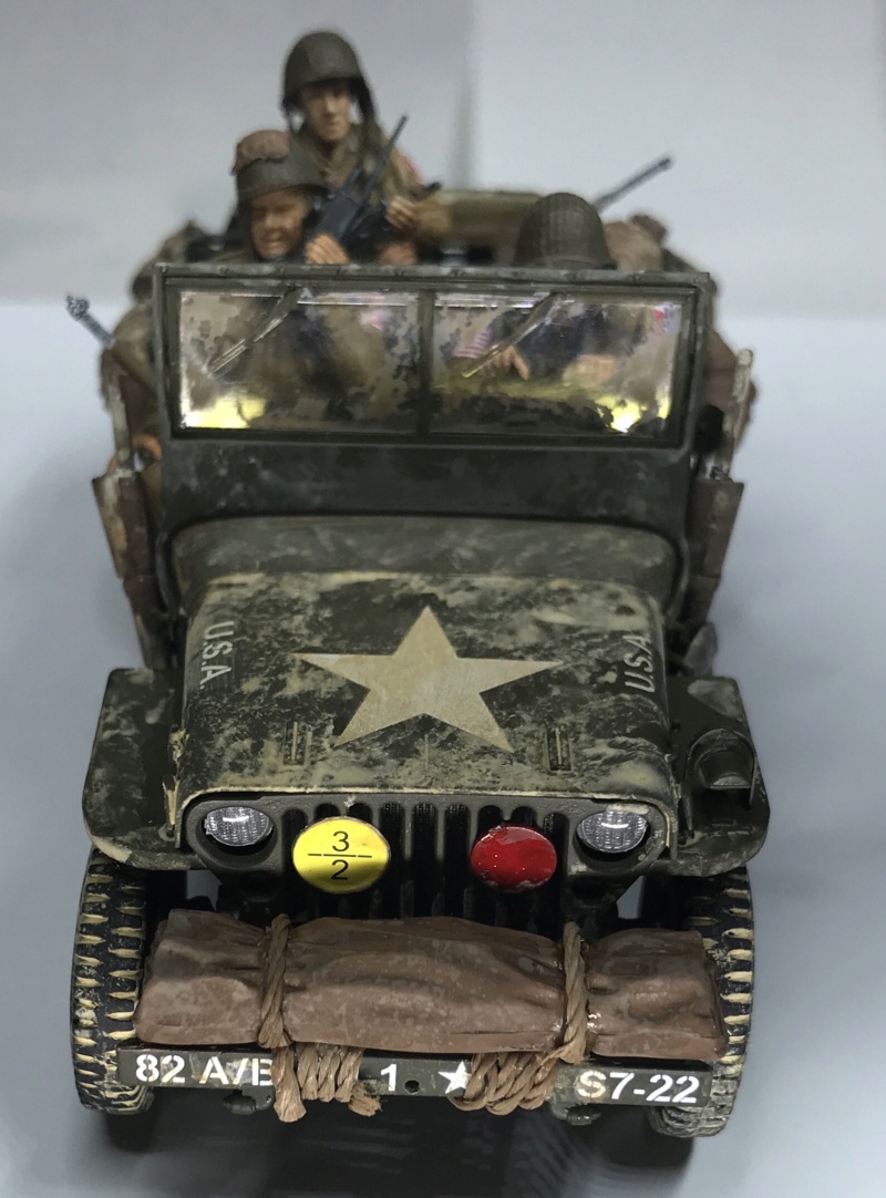 CB35106 US Jeep 1/4ton 4x4 Utility Truck (Mod.1942) avec remorque 10-cwt et équipage aéroporté BRONCO 1/35 et la M26 DEPANNEUSE char Tamiya au 1/35 - Page 3 881e8110