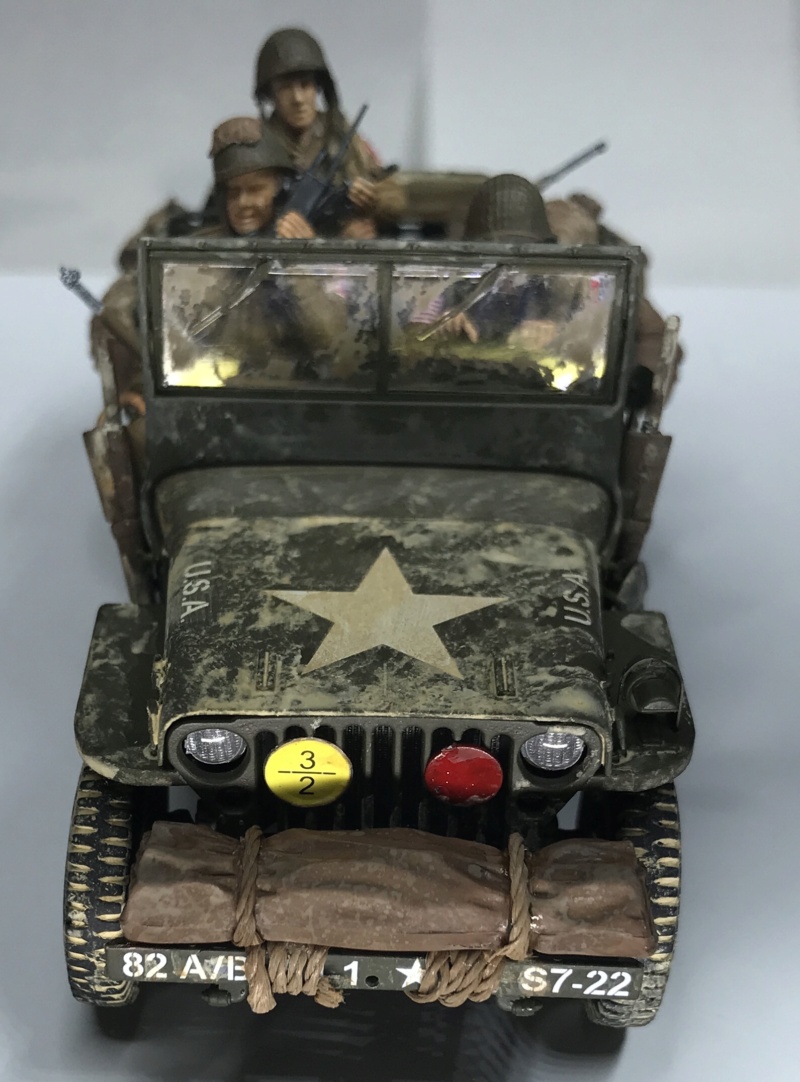 CB35106 US Jeep 1/4ton 4x4 Utility Truck (Mod.1942) avec remorque 10-cwt et équipage aéroporté BRONCO 1/35  et la M26 DEPANNEUSE char Tamiya au 1/35 - Page 3 881e8110