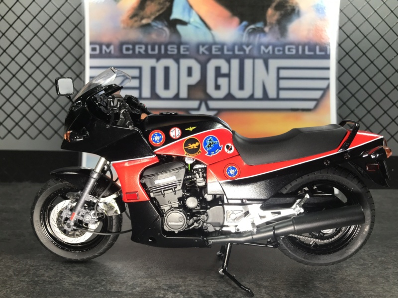 *1/12 KAWASAKI 900 R GPZ AHOSHIMA version TOP GUN - Page 2 Ad92c910