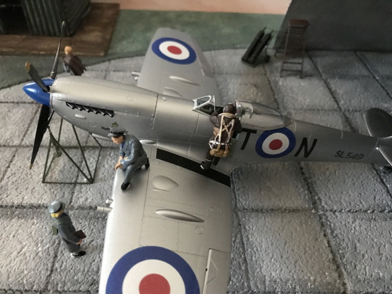 1/48 Spitfire MK.XVI Bubbletop eduard et son diorama  - Page 8 Bf924d10