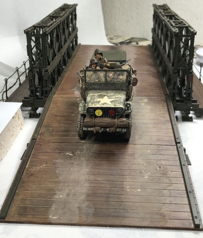 CB35106 US Jeep 1/4ton 4x4 Utility Truck (Mod.1942) avec remorque 10-cwt et équipage aéroporté BRONCO 1/35 et la M26 DEPANNEUSE char Tamiya au 1/35 - Page 3 C4073b10