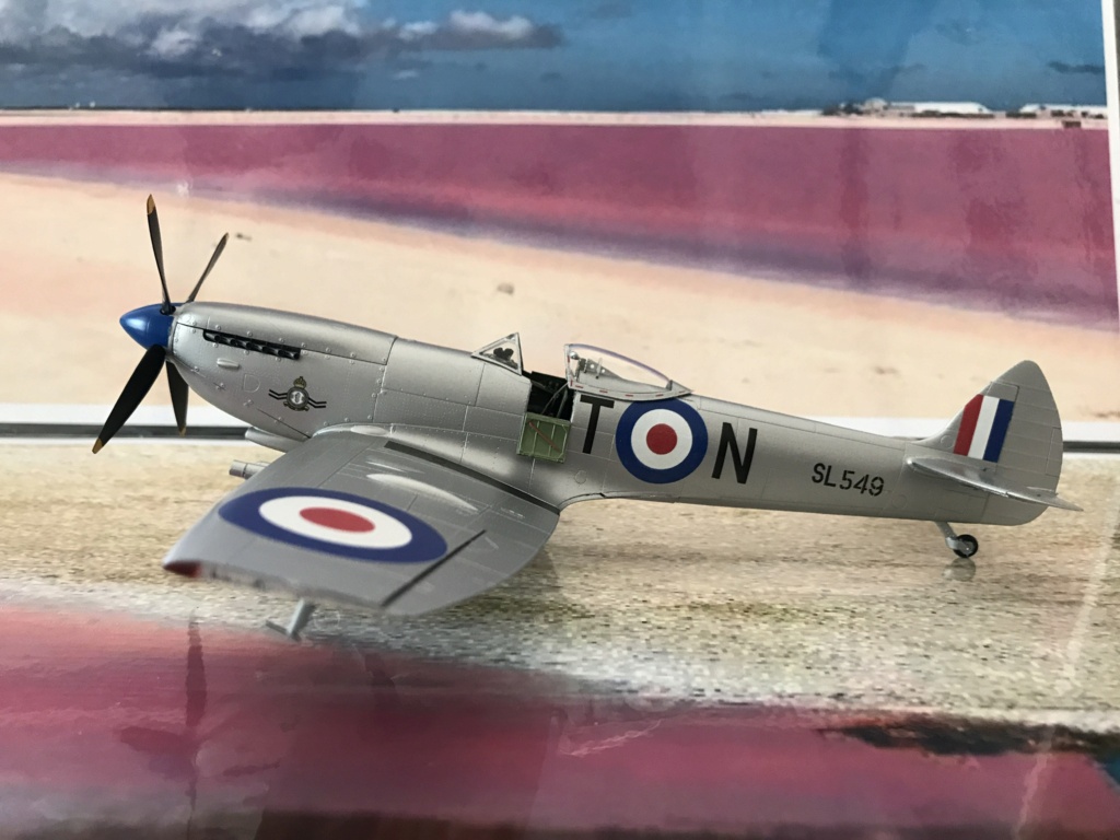 1/48 Spitfire MK.XVI Bubbletop eduard et son diorama  - Page 6 D25fca10