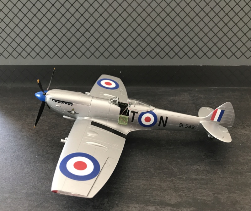 1/48 Spitfire MK.XVI Bubbletop eduard et son diorama  - Page 6 E0e76410
