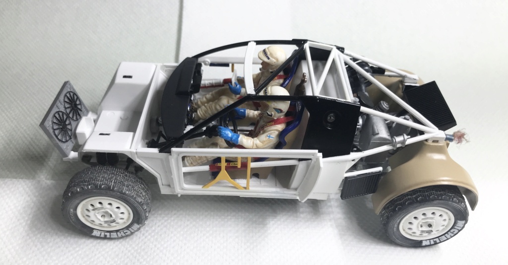 * 1/24 Peugeot 405T16 GR DAKAR 1989 Tamiya - Page 2 Img_9023