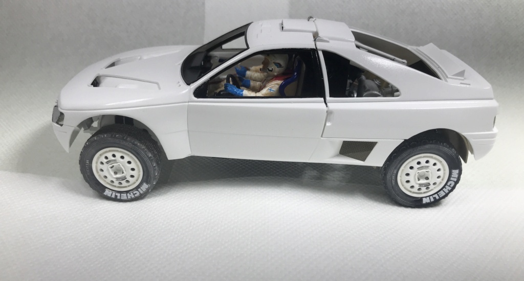 * 1/24 Peugeot 405T16 GR DAKAR 1989 Tamiya - Page 2 Img_9033