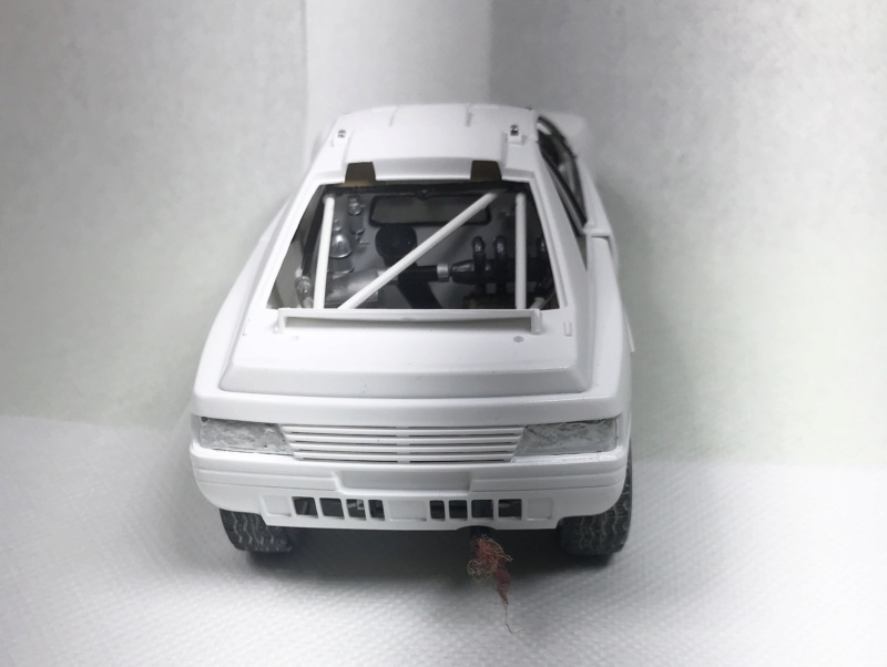 * 1/24 Peugeot 405T16 GR DAKAR 1989 Tamiya - Page 2 Img_9035