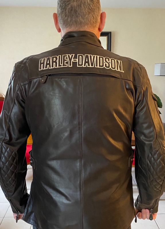 Vends veste cuir Harley-Davidson Taille(US)  XXL  V210